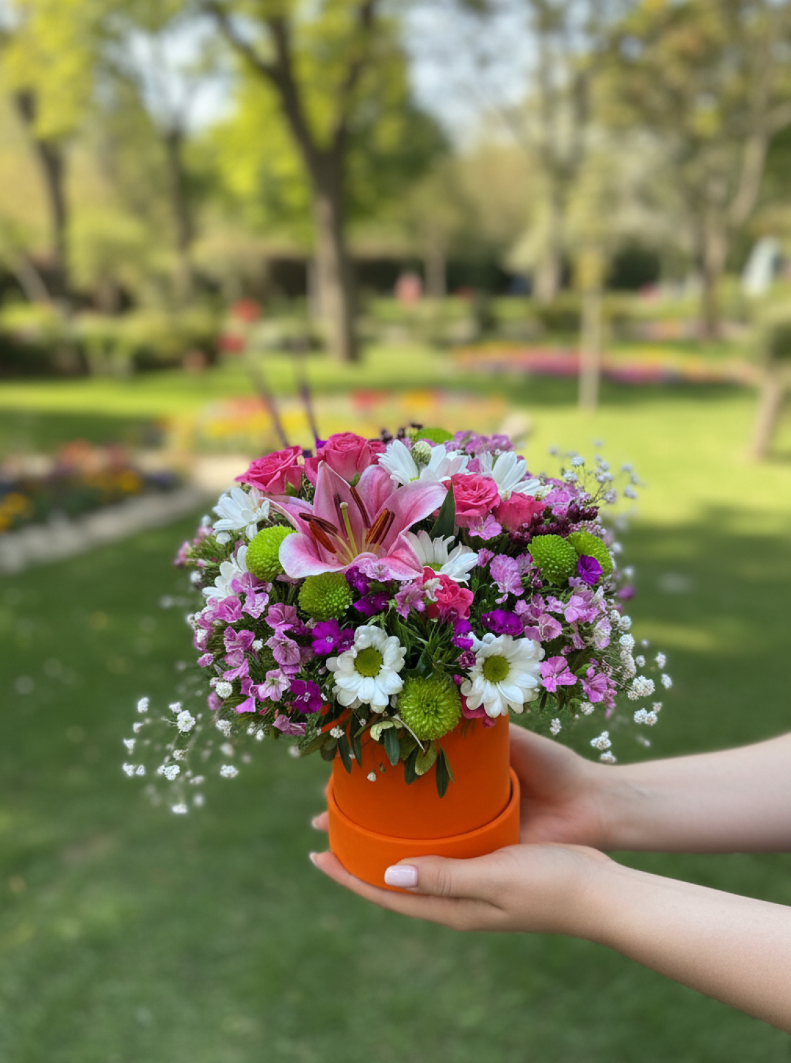 Turuncu Kadife Kutuda Karışık Mevsim Çiçekleri